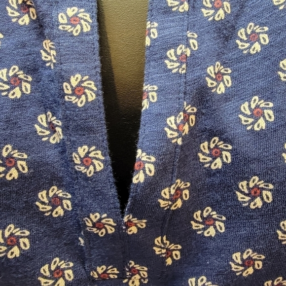 NWT  Lucky Brand small sleeveless blue with red and white floral blouse - Picture 6 of 9